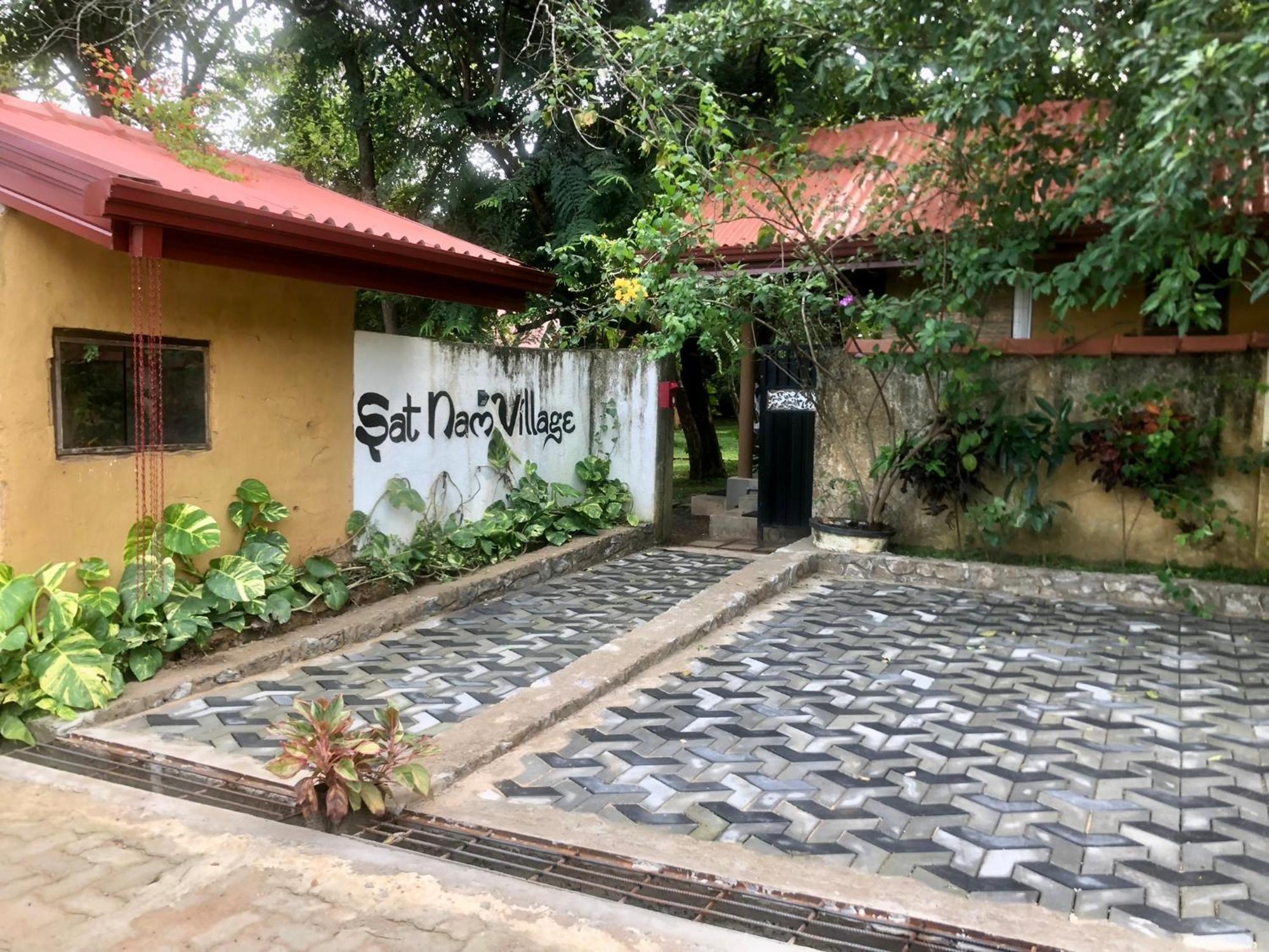 Sat Nam Village Eco-Hotel Sigiriya Exterior foto