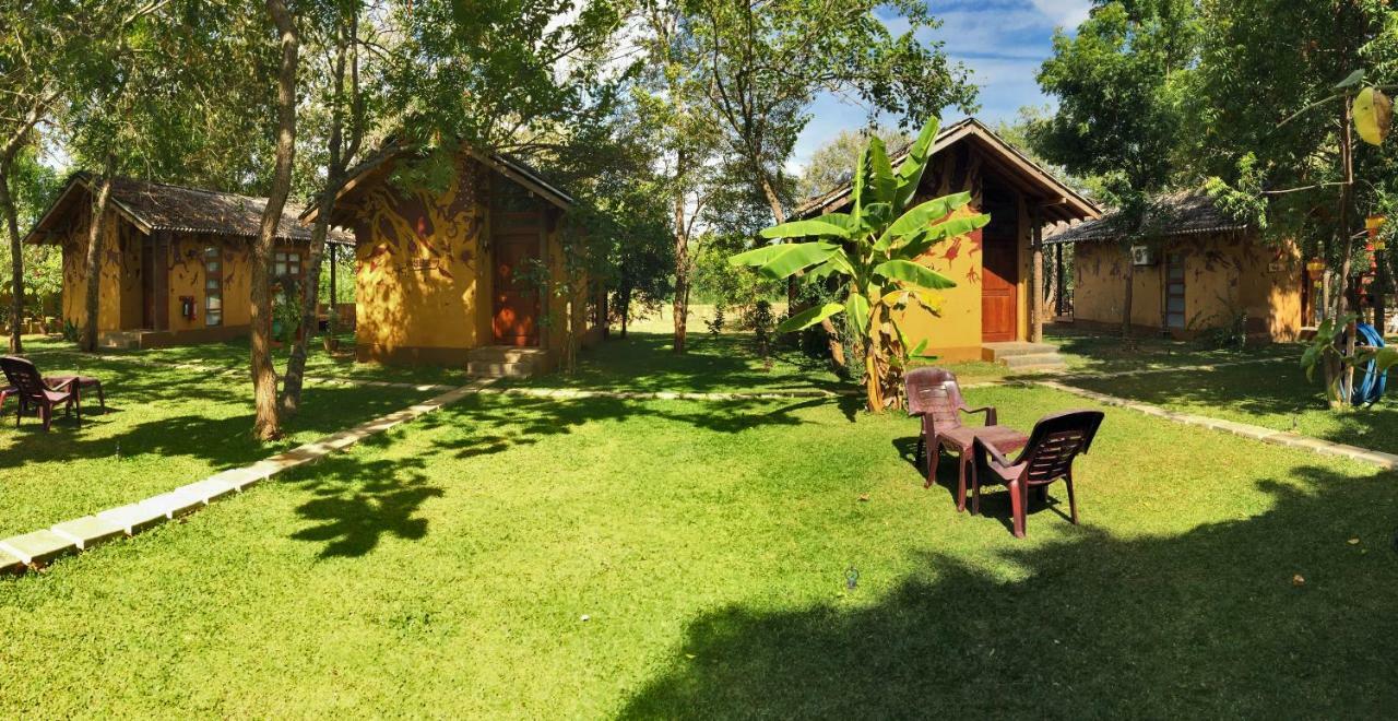 Sat Nam Village Eco-Hotel Sigiriya Exterior foto